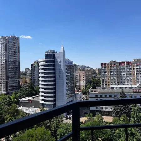 современная 2 комнатная в аркадии ! Apartment