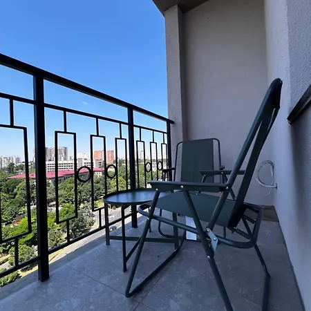 современная 2 комнатная в аркадии ! Apartment *
